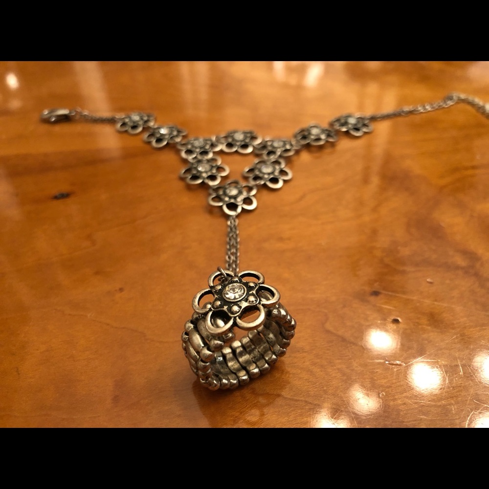 Silver Flower Hand Chain - Picture 4 of 5